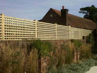 trellis-on-a-wall-no-supports-privacy-security-screen-london-garden.jpg