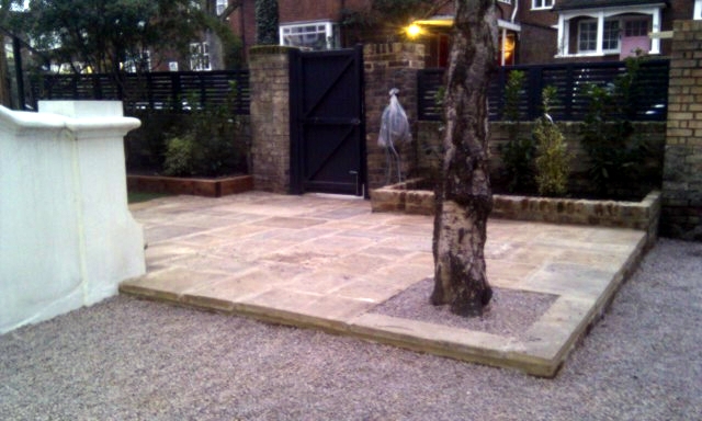 yorkstone-patio-paving-entarnce-area-london.jpg