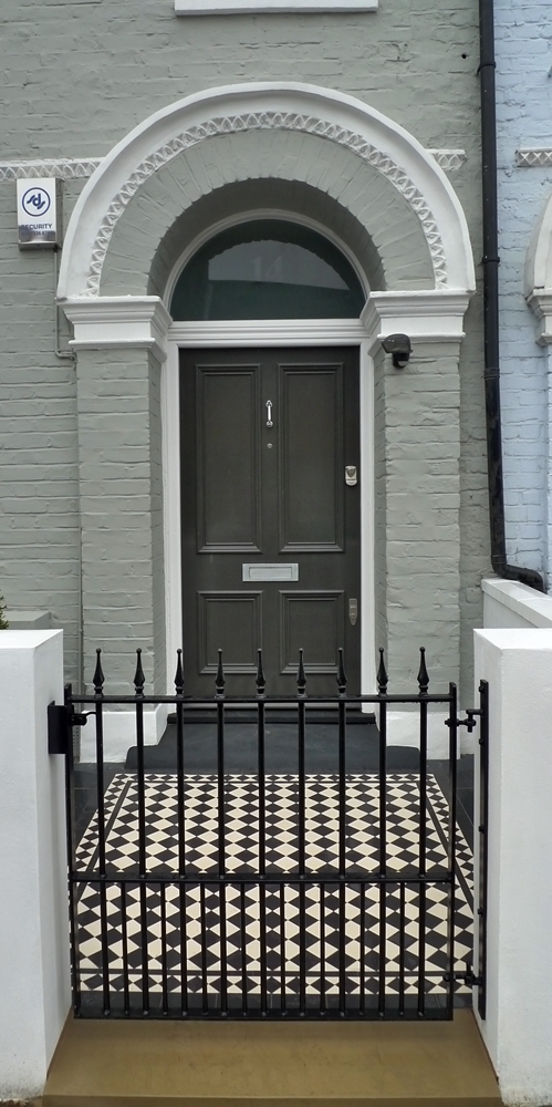 classic-london-traditional-front-garden-with-mosaic-tile-path-york-stone-entrance-stone-clapham-london.JPG