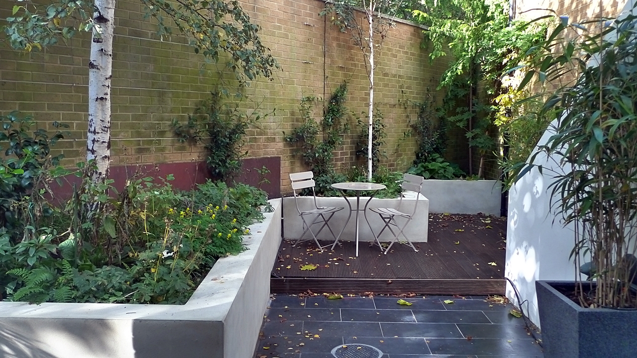modern-london-garden-design-white-walls-slate-tiles-quality-planting.JPG