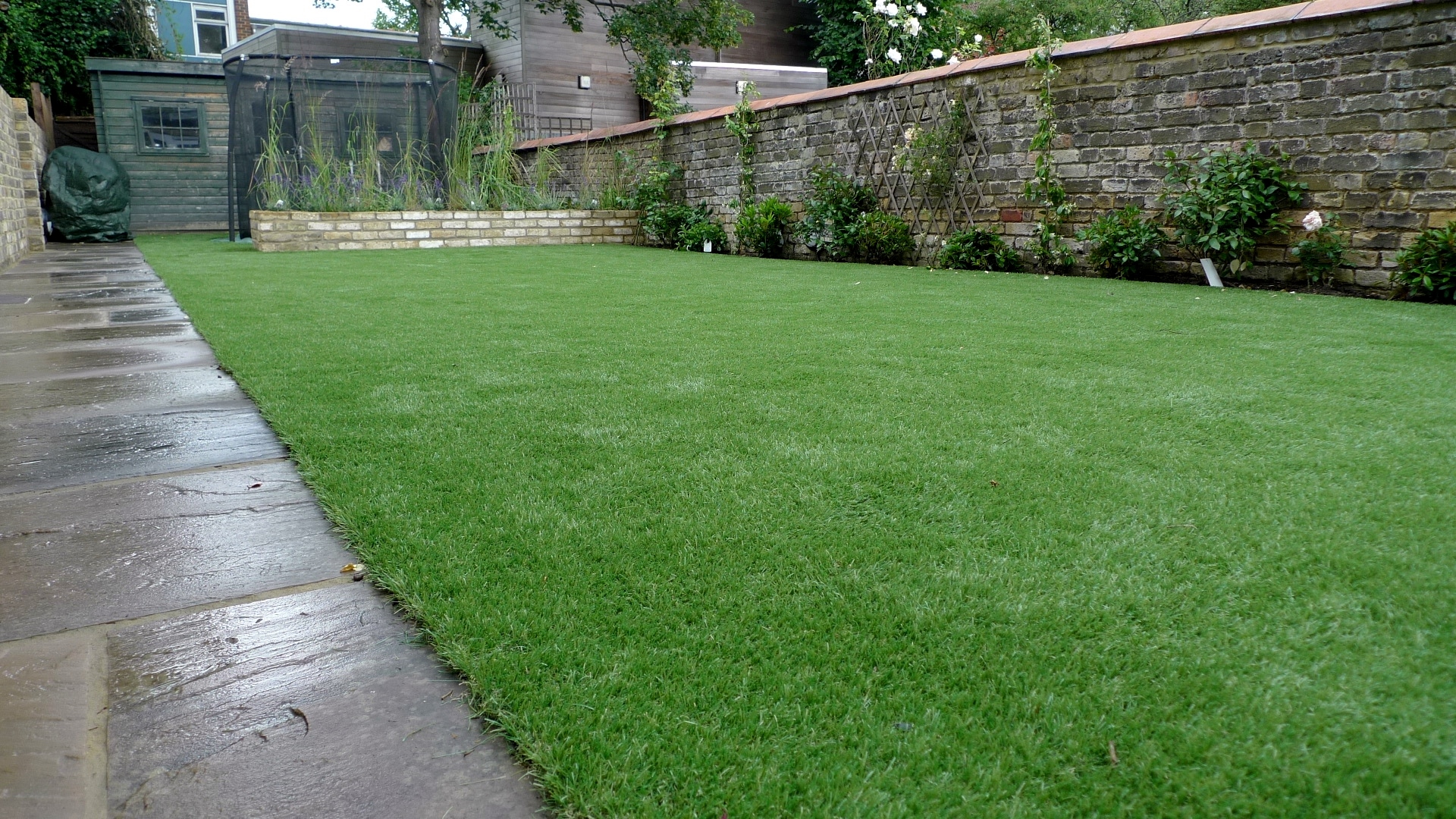 Hardwood Decking Artificial Easy Grass Lawn Sunken Trampoline Clapham London (3)