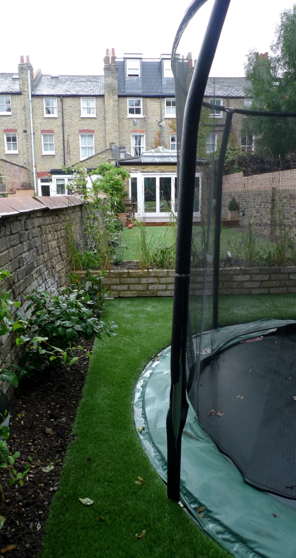 Hardwood Decking Artificial Easy Grass Lawn Sunken Trampoline Clapham London (9)