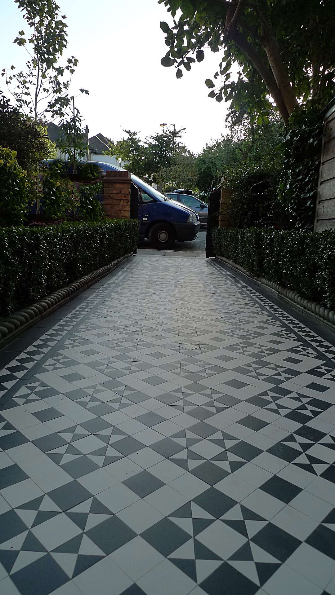 victorian black and white mosaic tile path battersea York stone rope edge buxus london front garden (3)