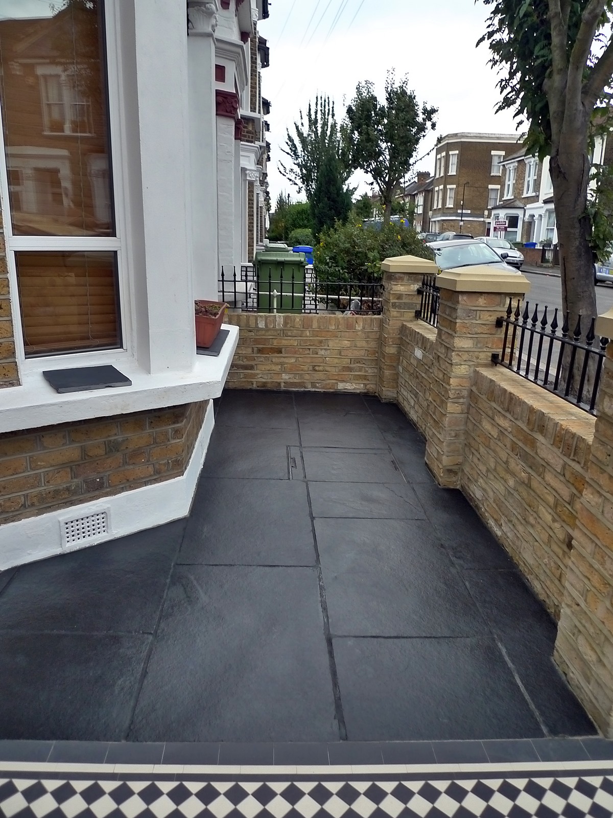 Dulwich And East Dulwich Victorian Black And White Mosaic Tile Path London Stock Brick Garden Wall Rails And Gate (10)
