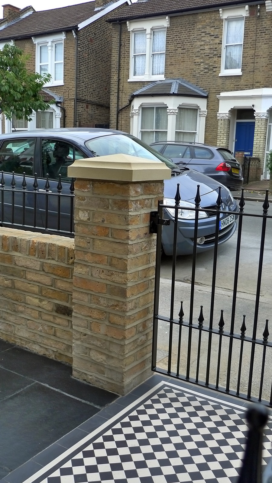 Dulwich And East Dulwich Victorian Black And White Mosaic Tile Path London Stock Brick Garden Wall Rails And Gate (5)