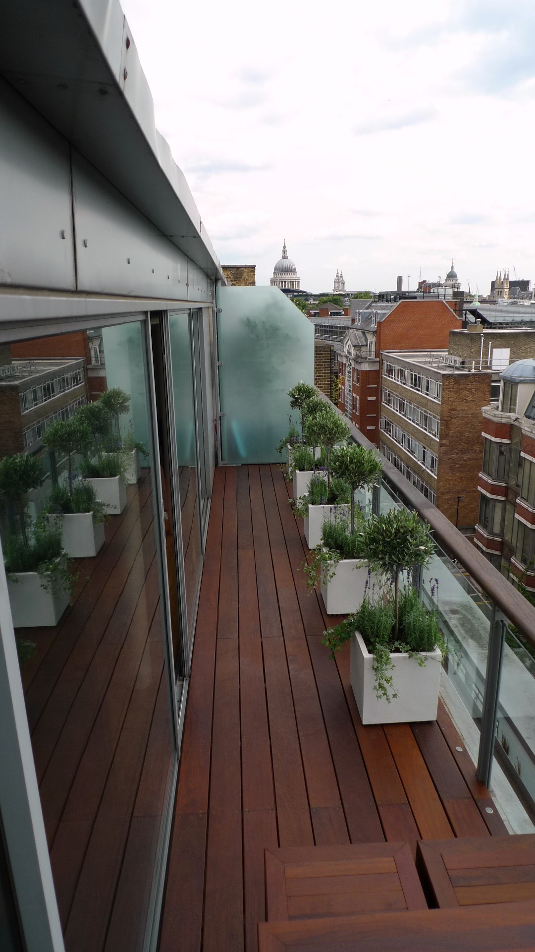 Ipe brazillian hardwood deck decking installation builders garden designers islington central london roof garden (9)