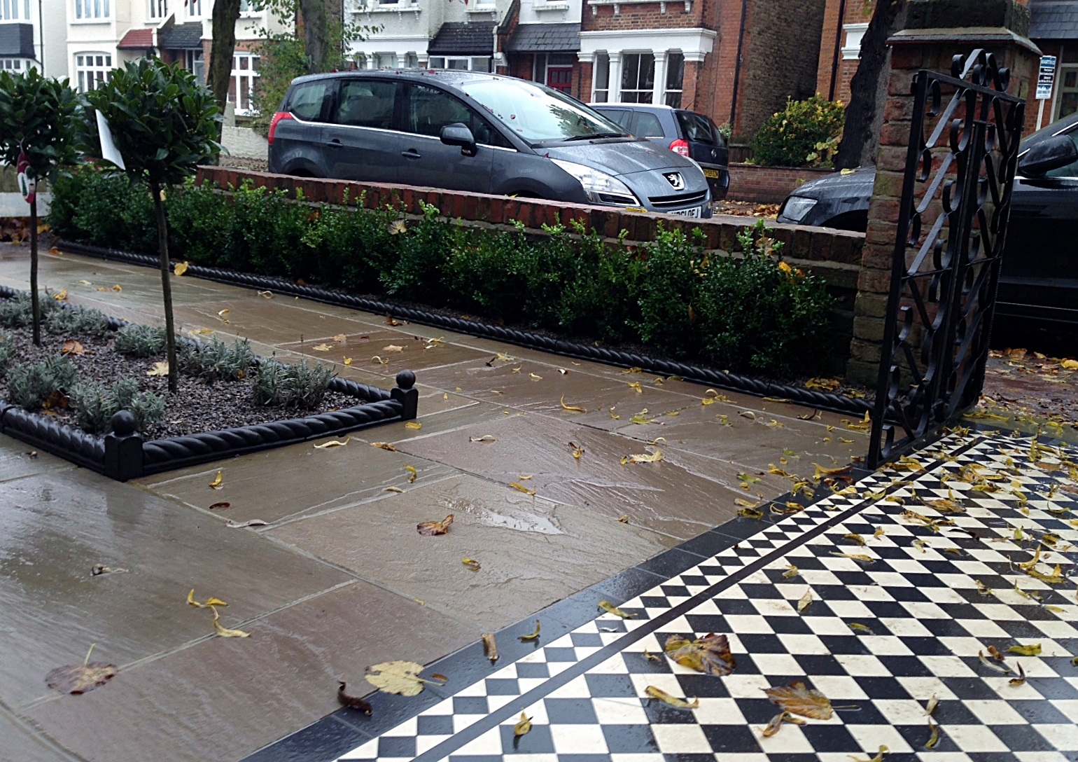 victroian black and white mosaic tile garden path paving formal planting buxus bay lavender edge tiles london (1)