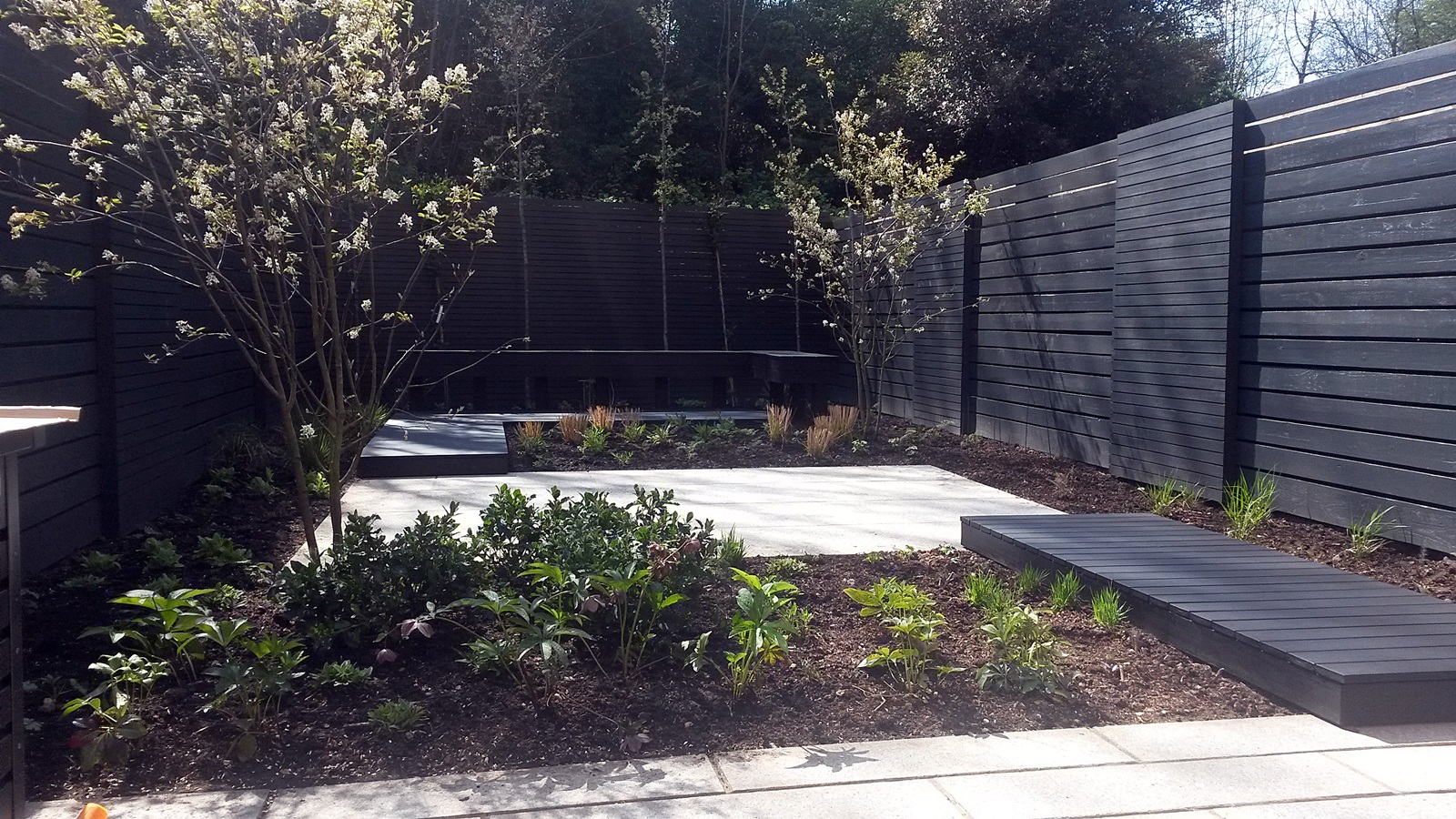 modern garden design london black and grey trend 2015