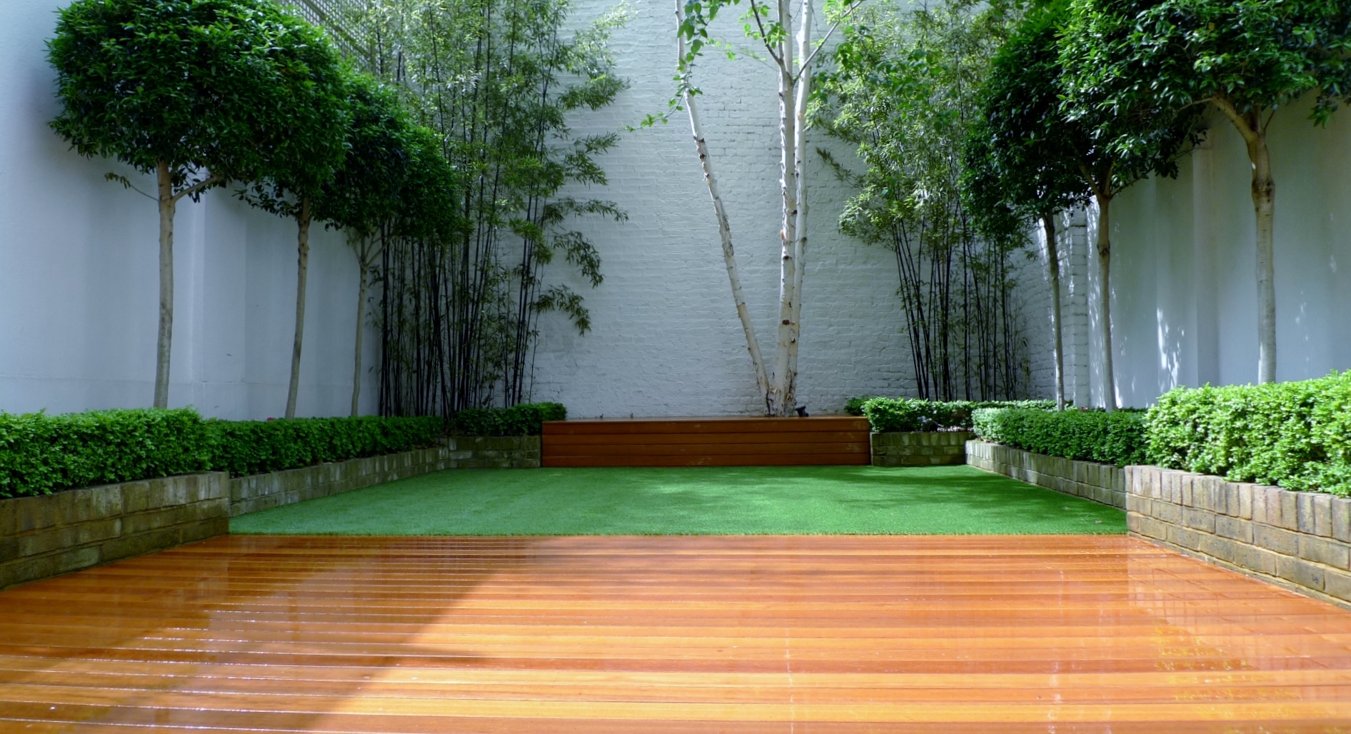 hardwood decking artificial gras moden garden design chelsea london