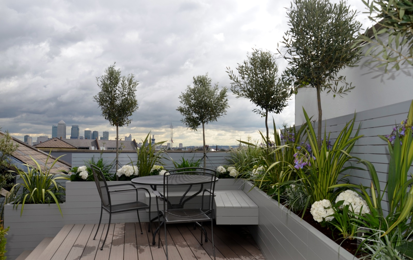 modern roof terrace garden design tower bridge docklands london
