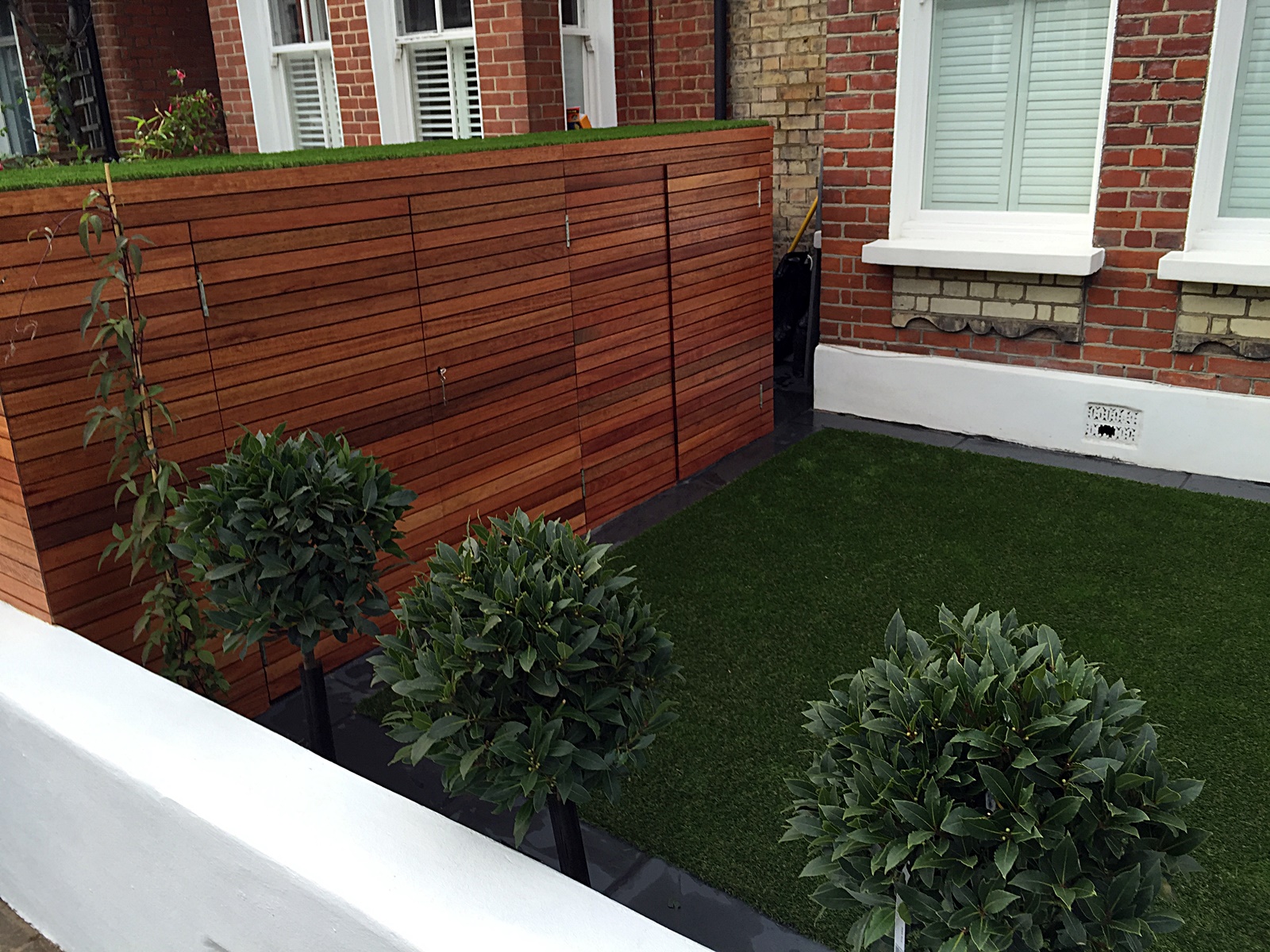 Dulwich front garden design topiary fake grass London Chelsea Wandsworth